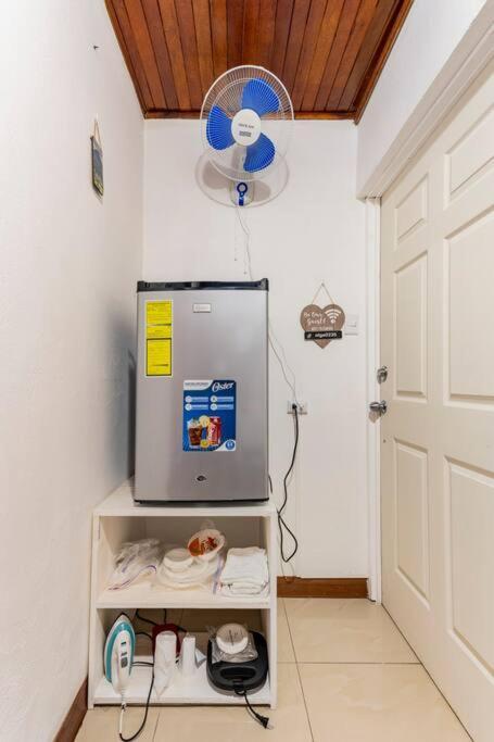 Private Bedroom 10 Minutes From The Sjo Airport Alajuela Luaran gambar